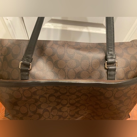 Coach signature C design travel tote. - Picture 2 of 7